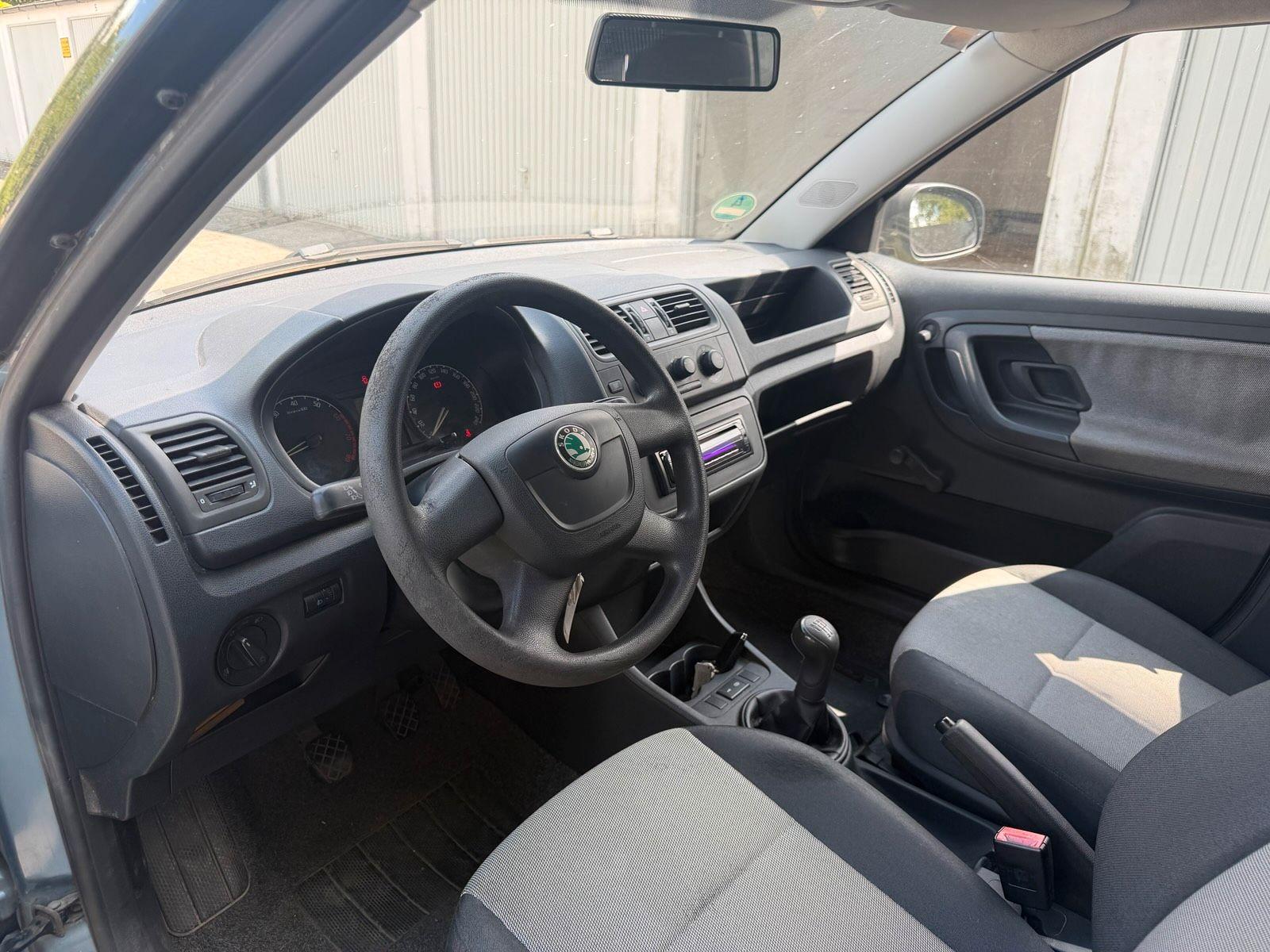 Skoda Fabia 2009 — photo 8