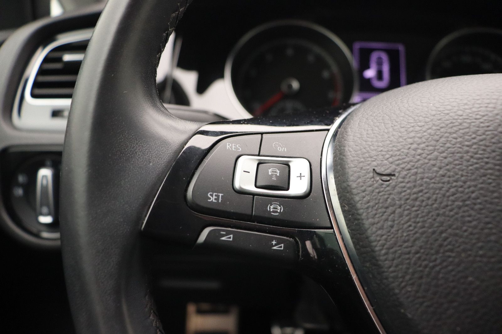 Fahrzeugabbildung Volkswagen Golf VII 1.0 Lim. Join