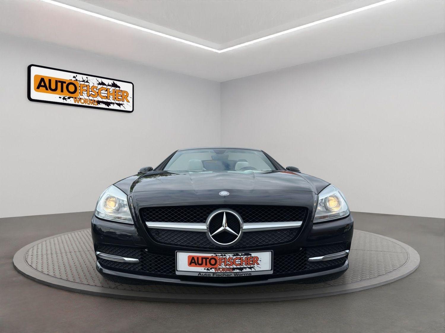 Mercedes-Benz SLK 200 BlueEfficiency Navi