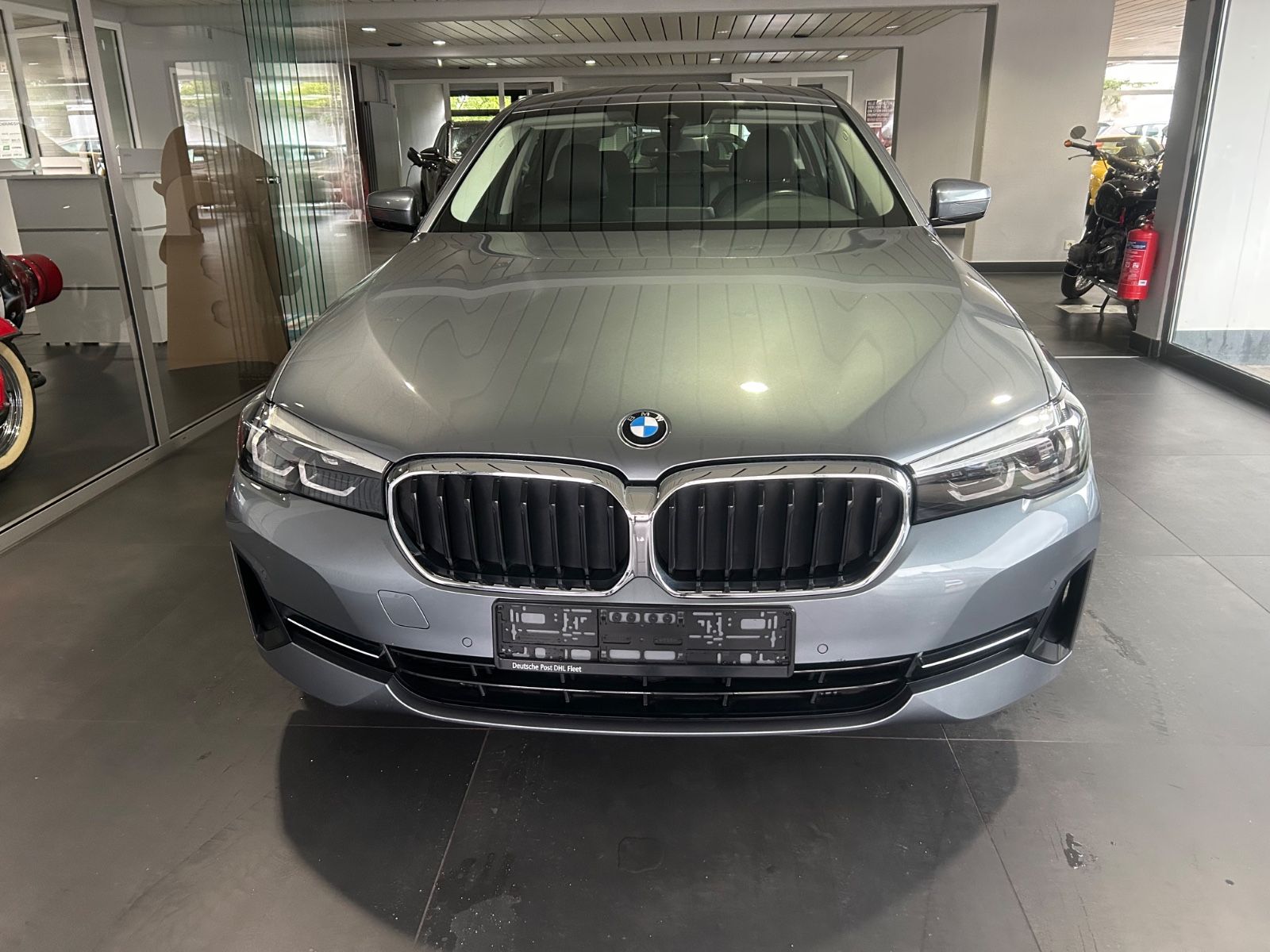 BMW 530d Touring Automatik Sport Leder LED CAM imagem 2