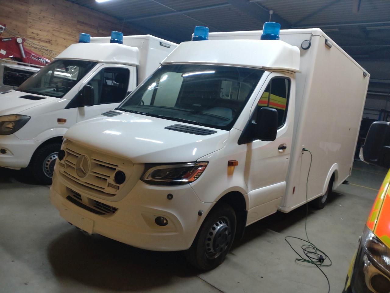 Mercedes-Benz RTW / Tierrettung / Tierarzt / OP