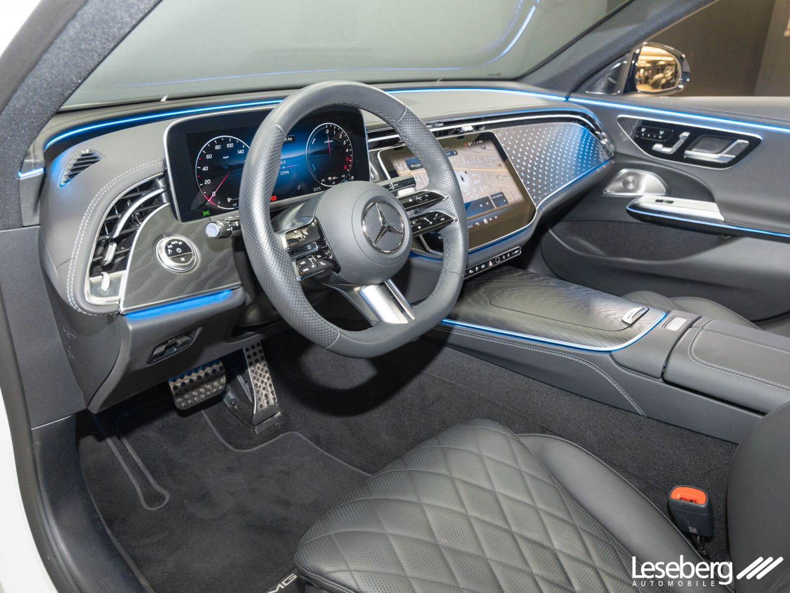 Mercedes-Benz E 300 de T 4M AMG Prem Pano/Dig.Light/AHK/Airmat foto 12