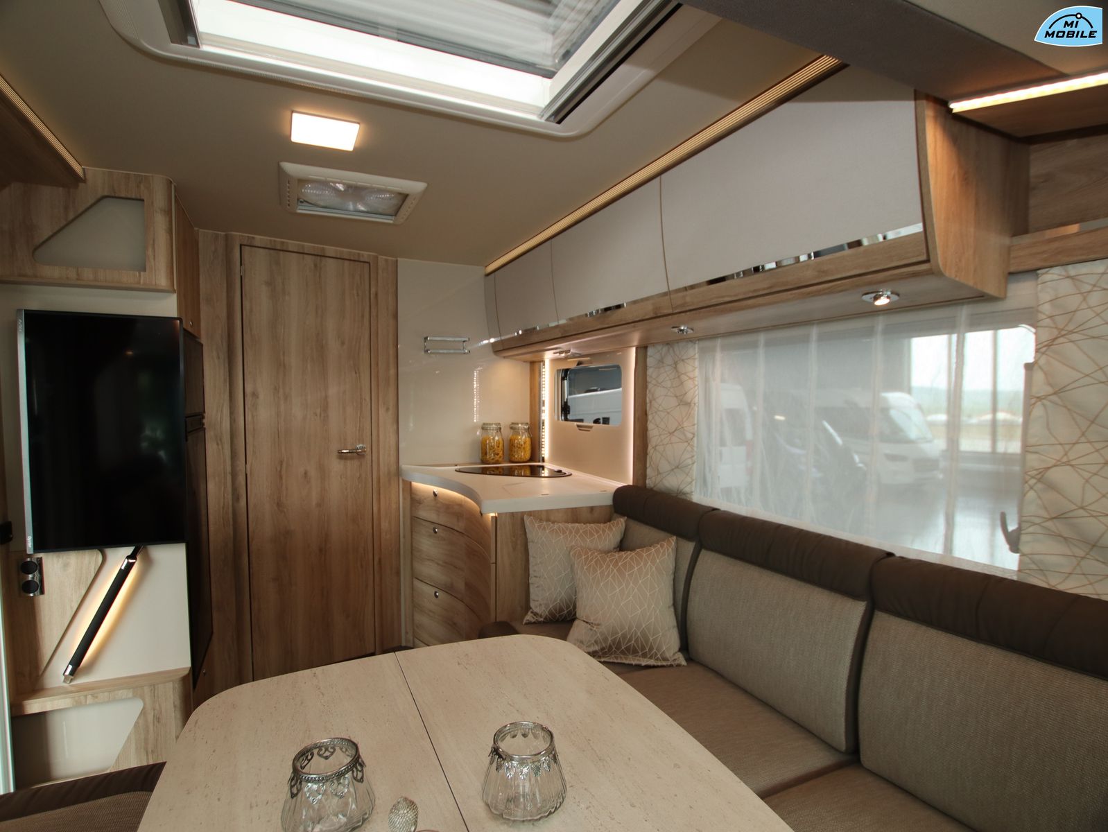 Fahrzeugabbildung Eura Mobil Integra Line 695 LF *SCHAUSONNTAG 11-16 Uhr*