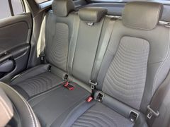 Fahrzeugabbildung Mercedes-Benz GLA 200d Style MULTIBEAM PANO RFK 8-Fach Bereift