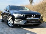 Volvo V60 Kombi Momentum Pro*LED*ACC*1ERH*NAVI*KAM