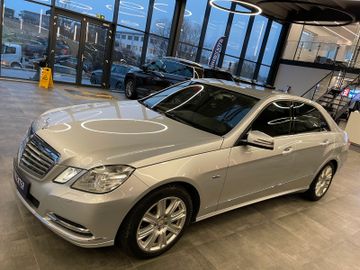 Mercedes-Benz E 350 CDI 4Matic *SPEEDTRONIIC*AHK*NAVI*SZHZ*