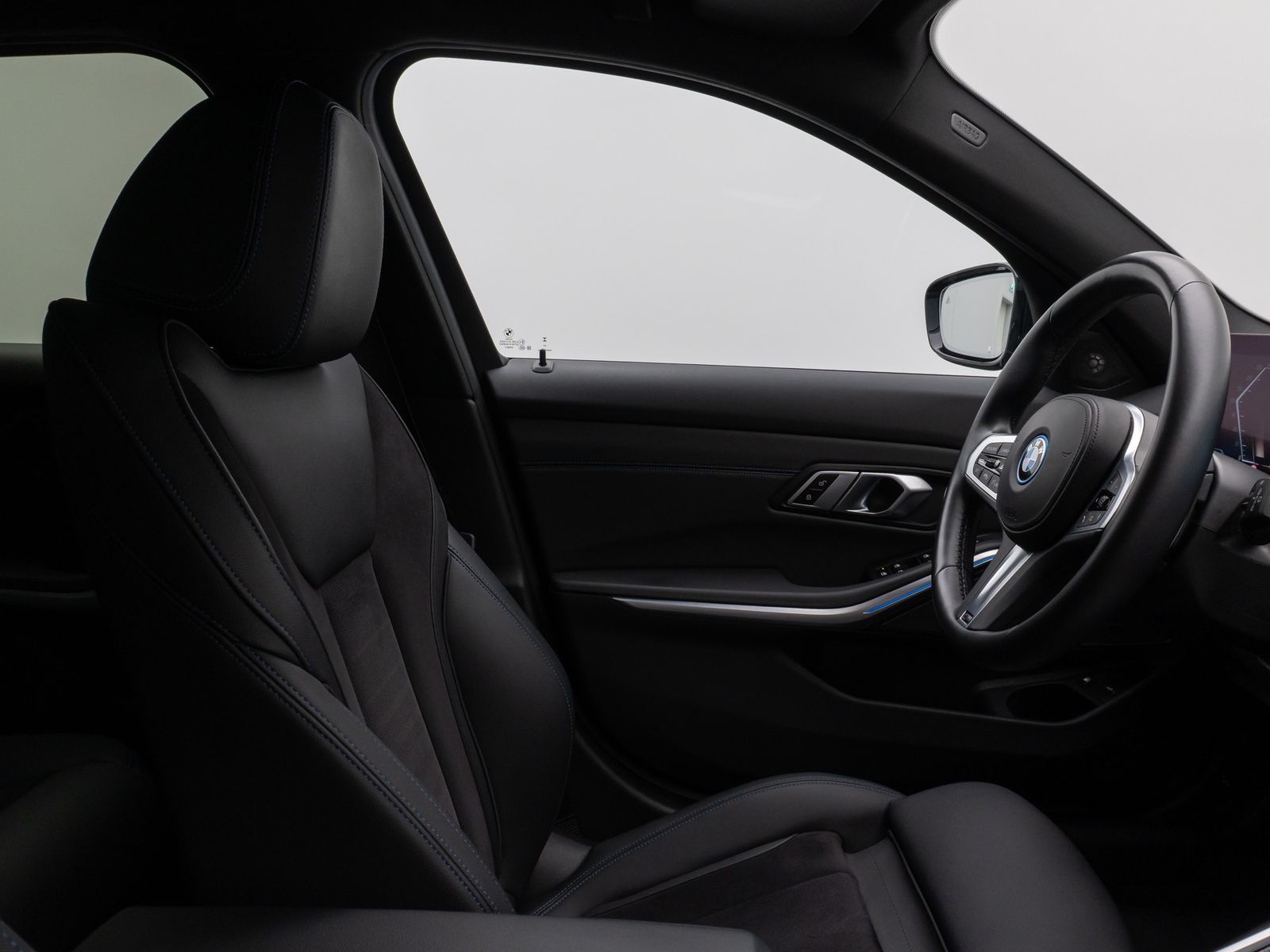 Fahrzeugabbildung BMW 330e M Sport Kamera DAB H/K CockPit+ Stop&Go 19"