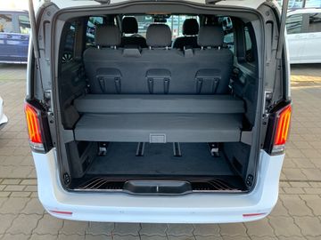 Mercedes V 220 - 9