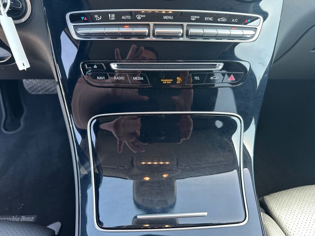 Fahrzeugabbildung Mercedes-Benz GLC 250 4M LUXURY LED SHZ Tempomat KAM CD
