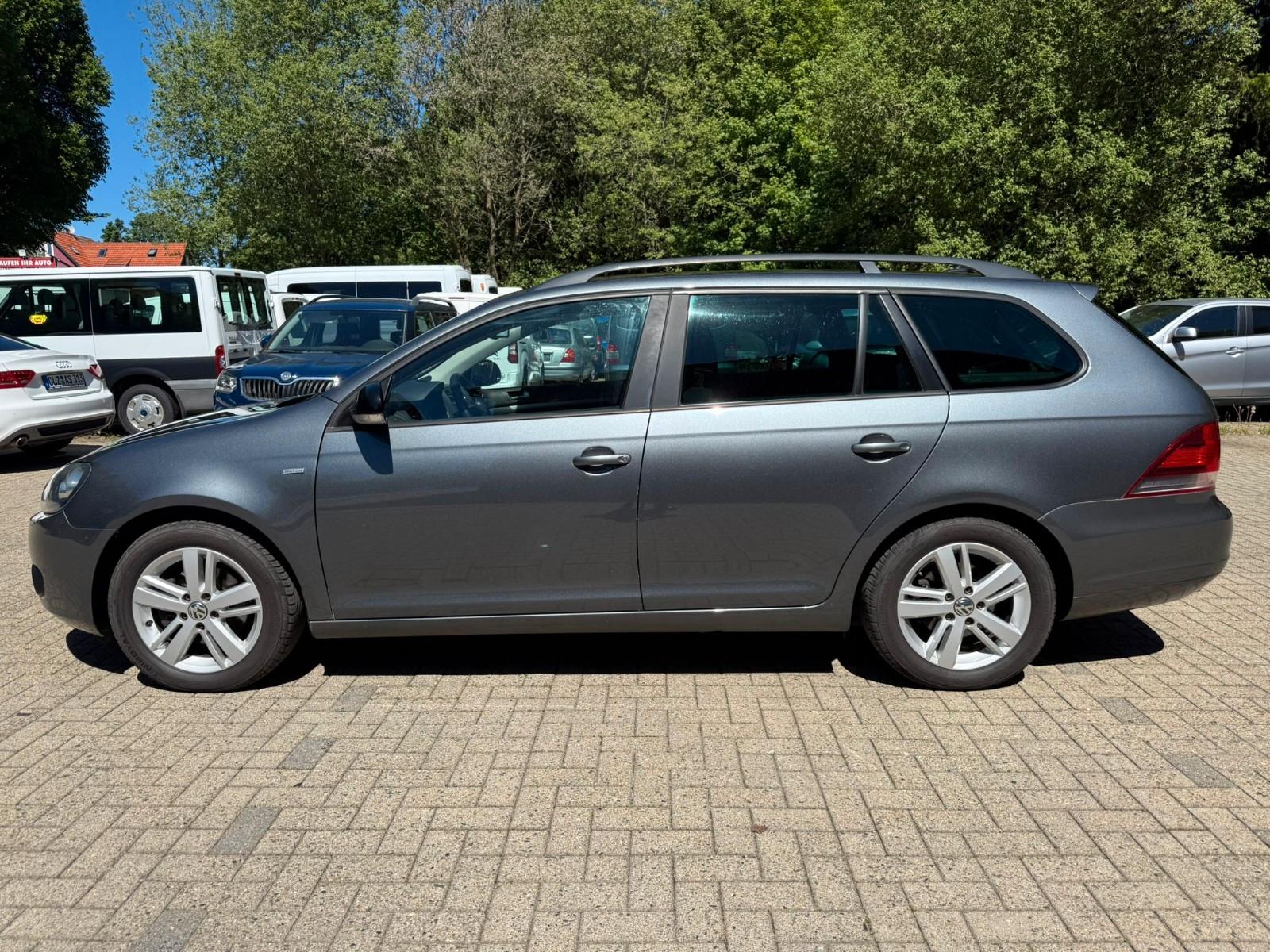 Volkswagen Golf 2013 — interior