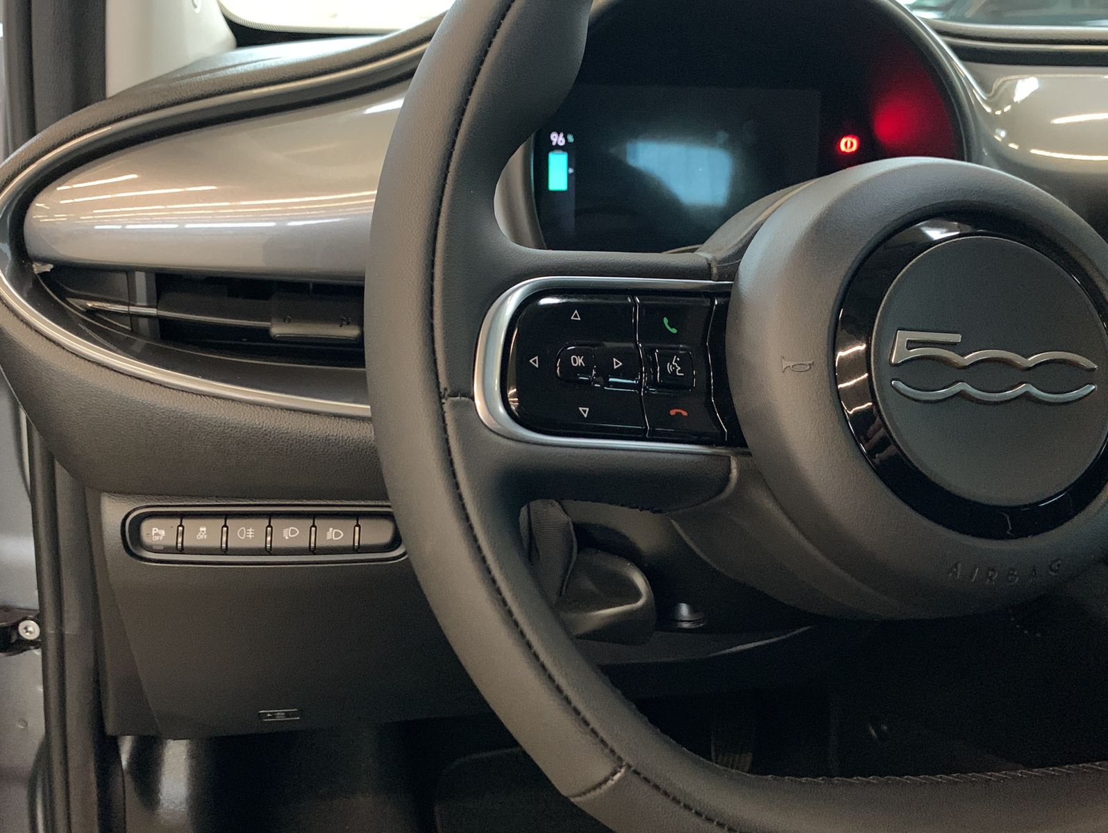 Fiat 500e 42kWh|SHZ|PDCvorne&hinten|KAMERA|Keyless imagem 3