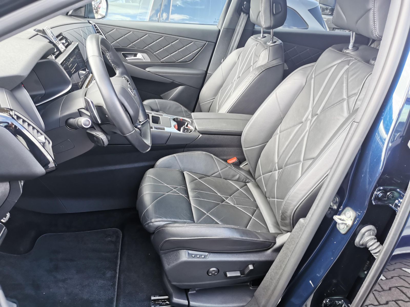 Fahrzeugabbildung DS Automobiles DS7 1.5 BlueHDi 130 FAP, Bastille+