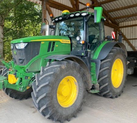 John Deere 6R 215