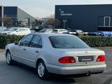 Mercedes-Benz E 230*TÜV NEU*SERVICE NEU* - Mercedes-Benz E 220 aus 1997