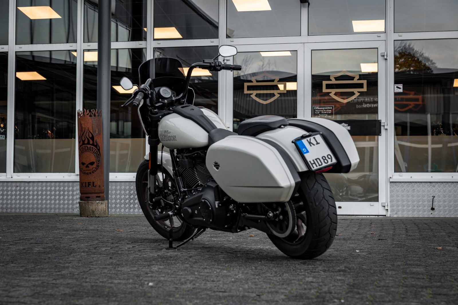 Fahrzeugabbildung Harley-Davidson FXLRS LOW RIDER S 117 CUI - JEKILL&HYDE -