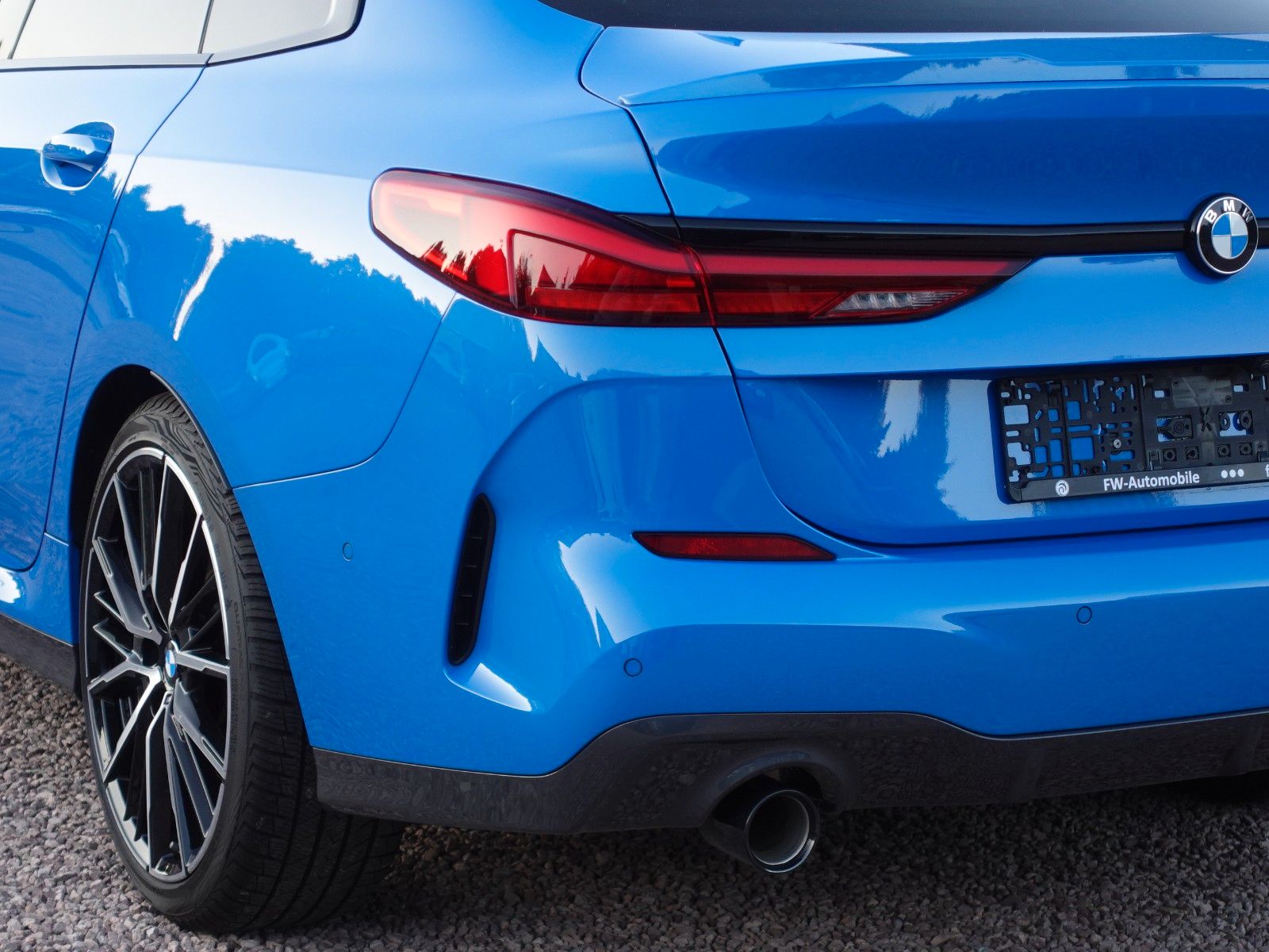 Fahrzeugabbildung BMW 220i Gran Coupé M Sport LED/HUD/Pano/HarmanKard.