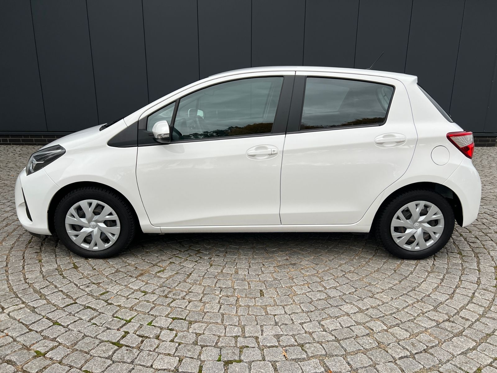 Fahrzeugabbildung Toyota Yaris 1.0 VVT-i Comfort *Klima, Kamera*