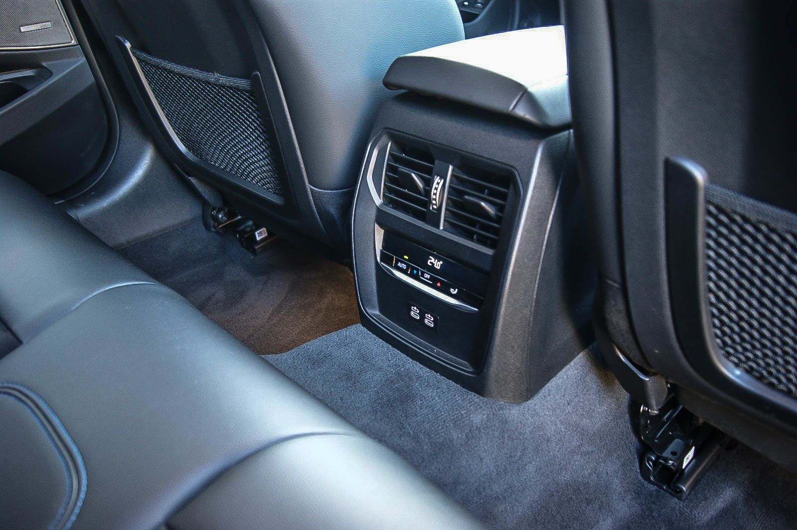 Fahrzeugabbildung BMW 330 e Touring xDrive Aut. M-SPORT H&K ANHZV LIVE