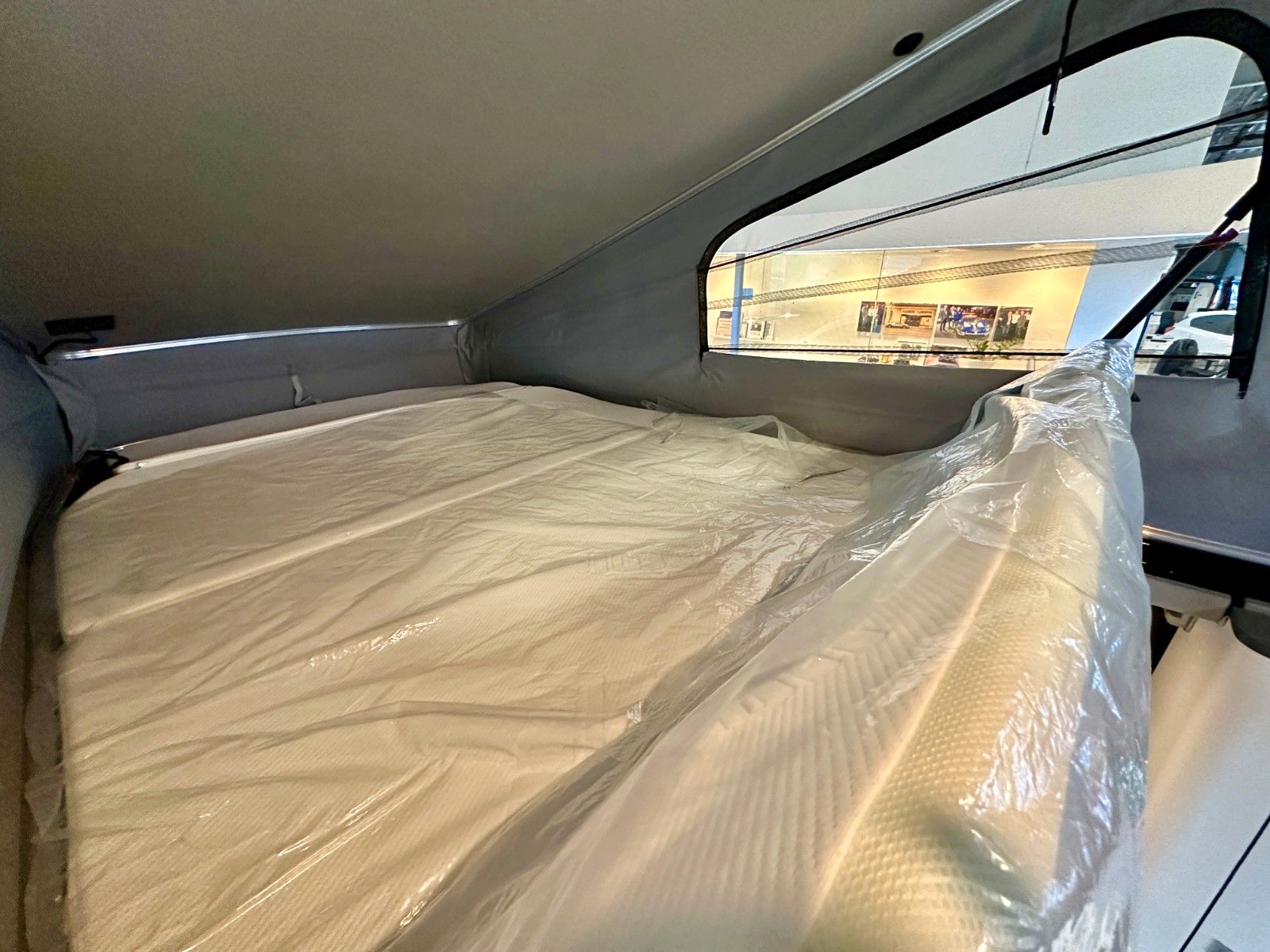 Vehicle details page 16 Vehicle image: Ford Nugget L1 Titanium | New Model V710