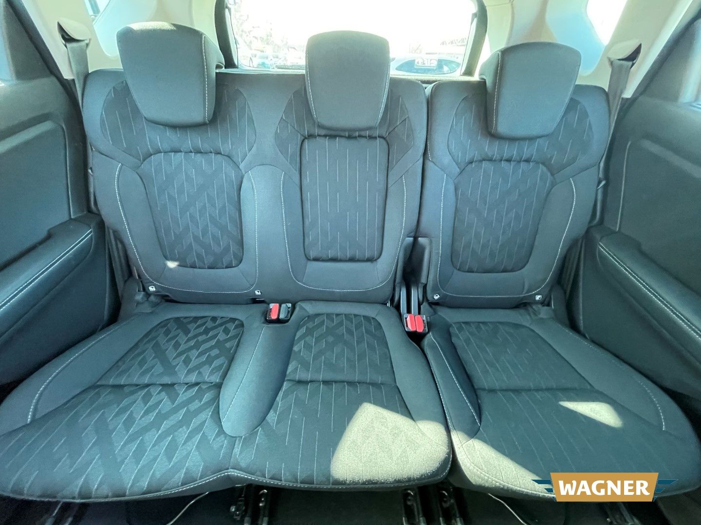 Fahrzeugabbildung Renault Scenic IV Limited Deluxe 1.3 TCe 140 Energy