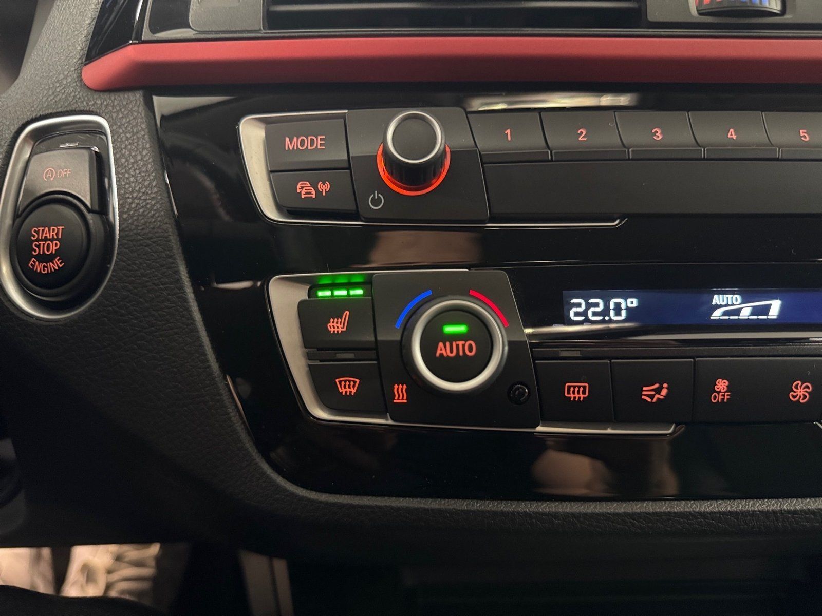 Fahrzeugabbildung BMW 116 i Sport Line*Navigation*PDC*Sitzheizung*LED*