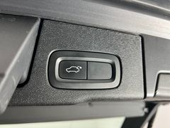 VOLVO XC60 Momentum / NUR 61.tKM / 1.HD / GARANTIE / VOLVO XC60 Momentum / NUR 61.tKM / 1.HD / GARANTIE /