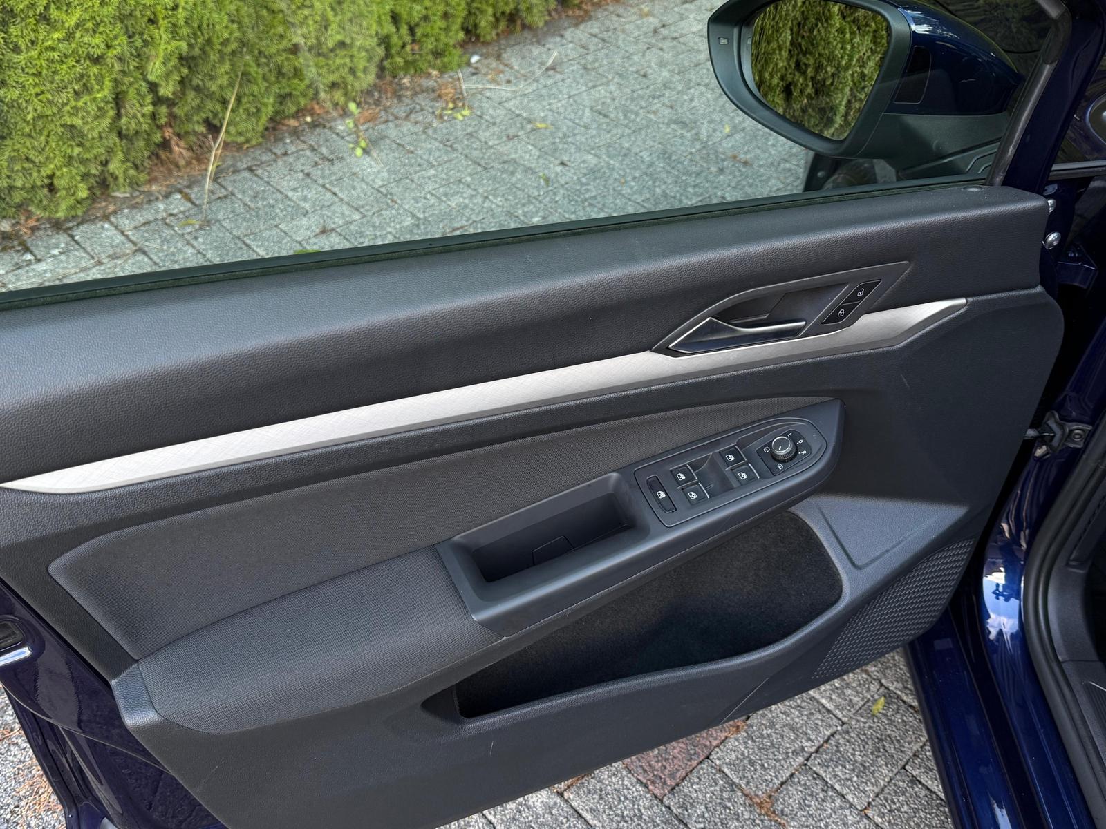 Volkswagen Golf 8 2.0TDI Life LED+NAV+SHZ+KAM+ACC+AMBI+CARP, миниатюра 25