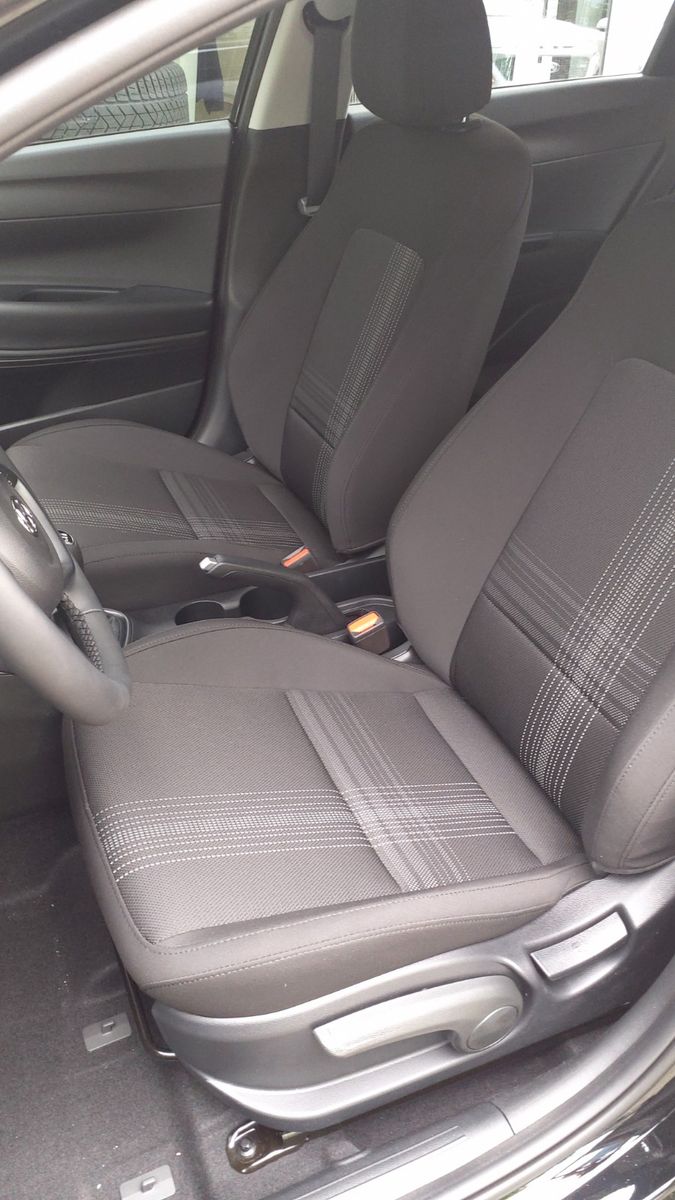 Fahrzeugabbildung Hyundai i20 1.2 Benzin M/T Select 16" ALU SHZ PDC KLIMA