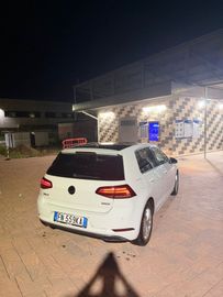 Volkswagen Golf - 10