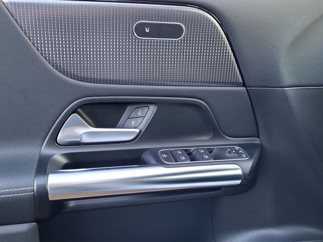 B 180 Progressive Aut. Navi SHZ B 180 (247.084)