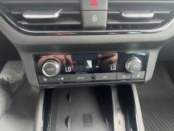 Fahrzeugabbildung SKODA Kamiq Drive 125 DSG AHK Navi RFK SHZ uvm