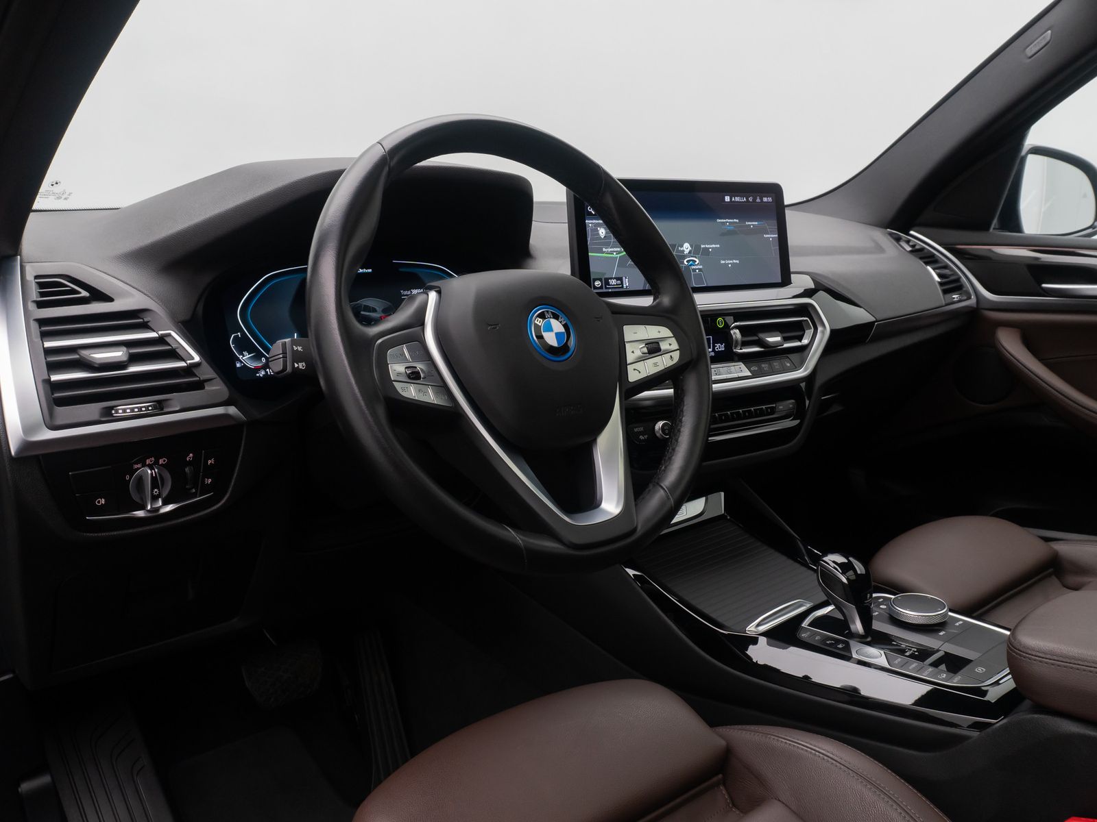 Fahrzeugabbildung BMW X3 xD30e Panorama HUD DAB Sport AHK 360&deg; Komfort