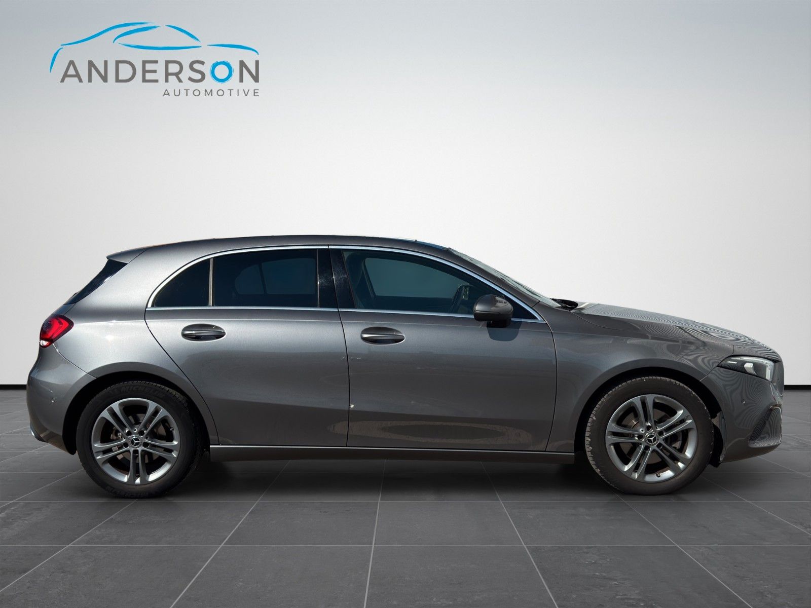 Fahrzeugabbildung Mercedes-Benz A200 SPORT PROGR PANO LED MBUX NAVI TEL LEDER
