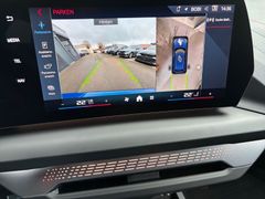 Fahrzeugabbildung BMW M 135i xDrive -- AHK/ DrivingProf/ HeadUp/ HiFi