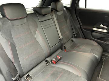 صورة 9 لـ 2023 Mercedes-BENZ EQA