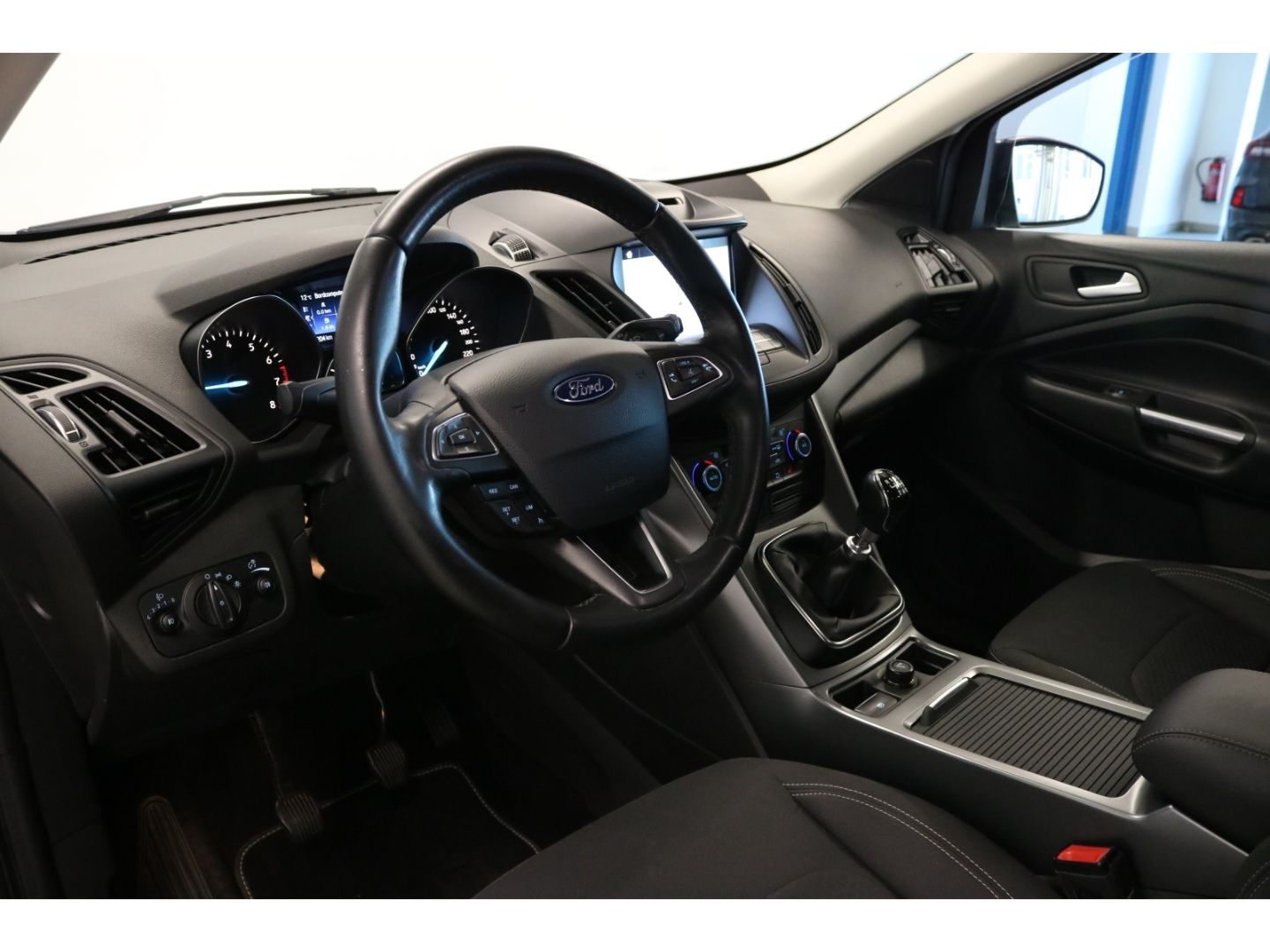 Fahrzeugabbildung Ford Kuga 1,5 Ecoboost Cool & Connect Start Stopp