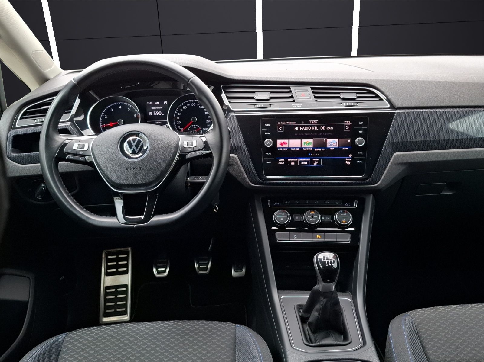 Fahrzeugabbildung Volkswagen Touran TSI United Standhzg 7-Si LED Navi ACC RFK