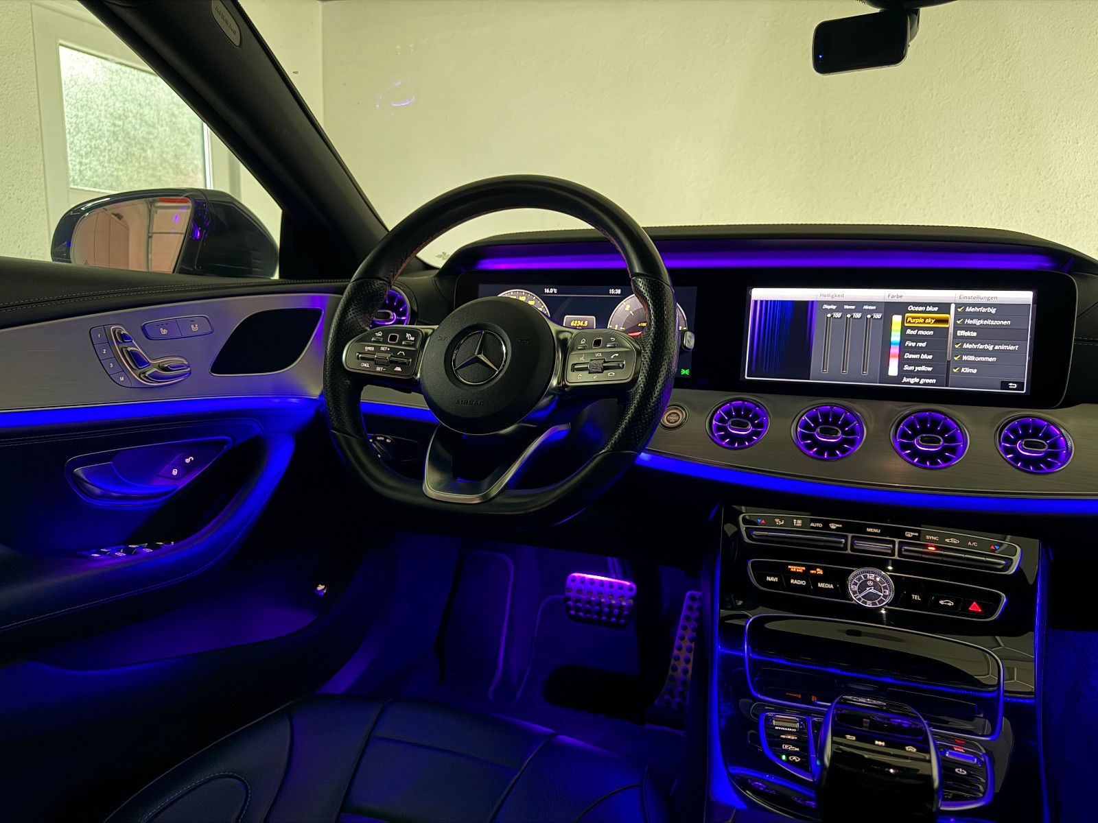 Fahrzeugabbildung Mercedes-Benz CLS 350 d 4Matic AMG-LINE/HuD/eGSD/DISTRONIC+