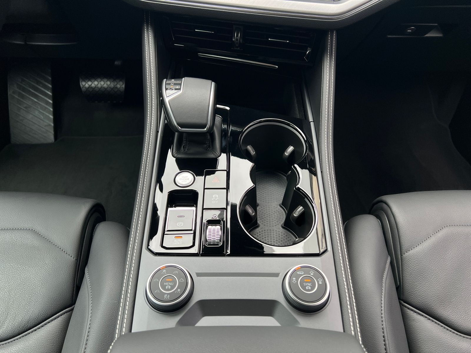 Fahrzeugabbildung Volkswagen Touareg 3.0 TDI 4MOTION *AHK, Luft, Leder, ACC,