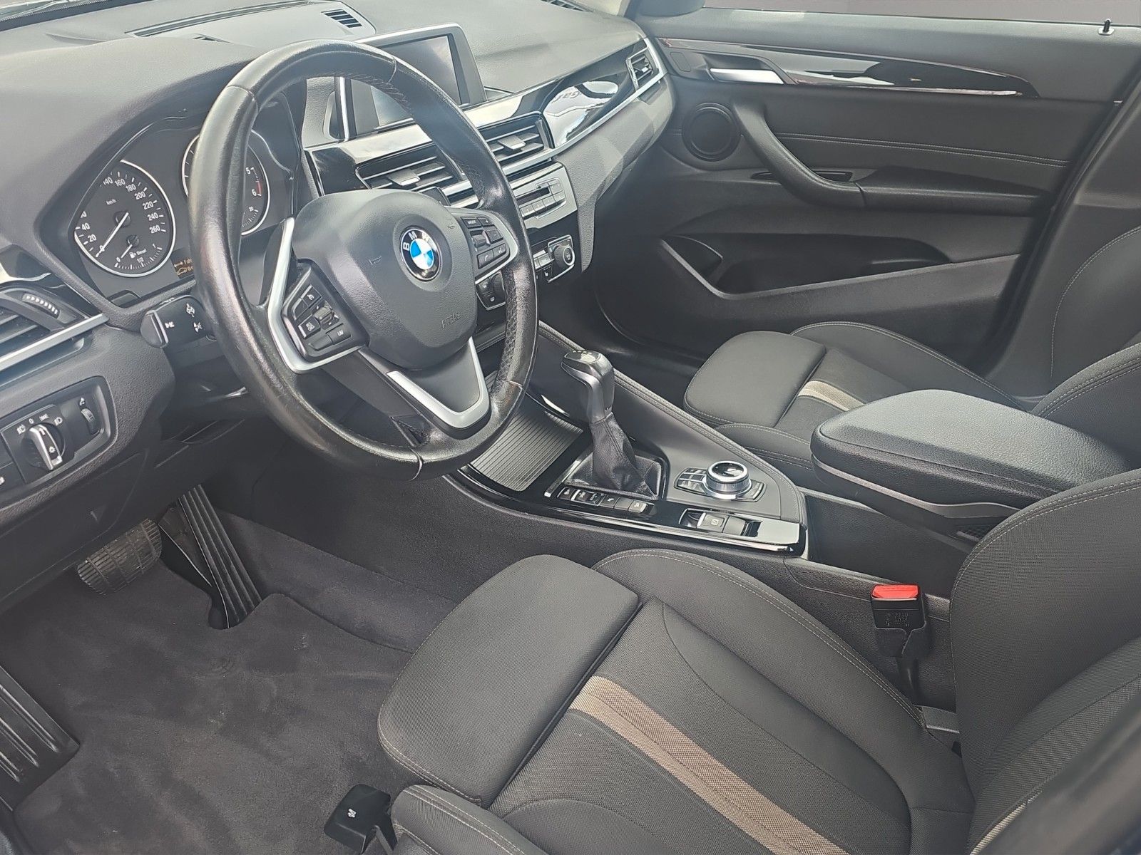 Fahrzeugabbildung BMW X1 xDrive 18 d Sport Line AUTOMATIK