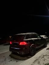 Mercedes-Benz  GLE 63 S AMG 4MATIC *Panorama  - schwarze Mercedes-Benz GLE 63 AMG
