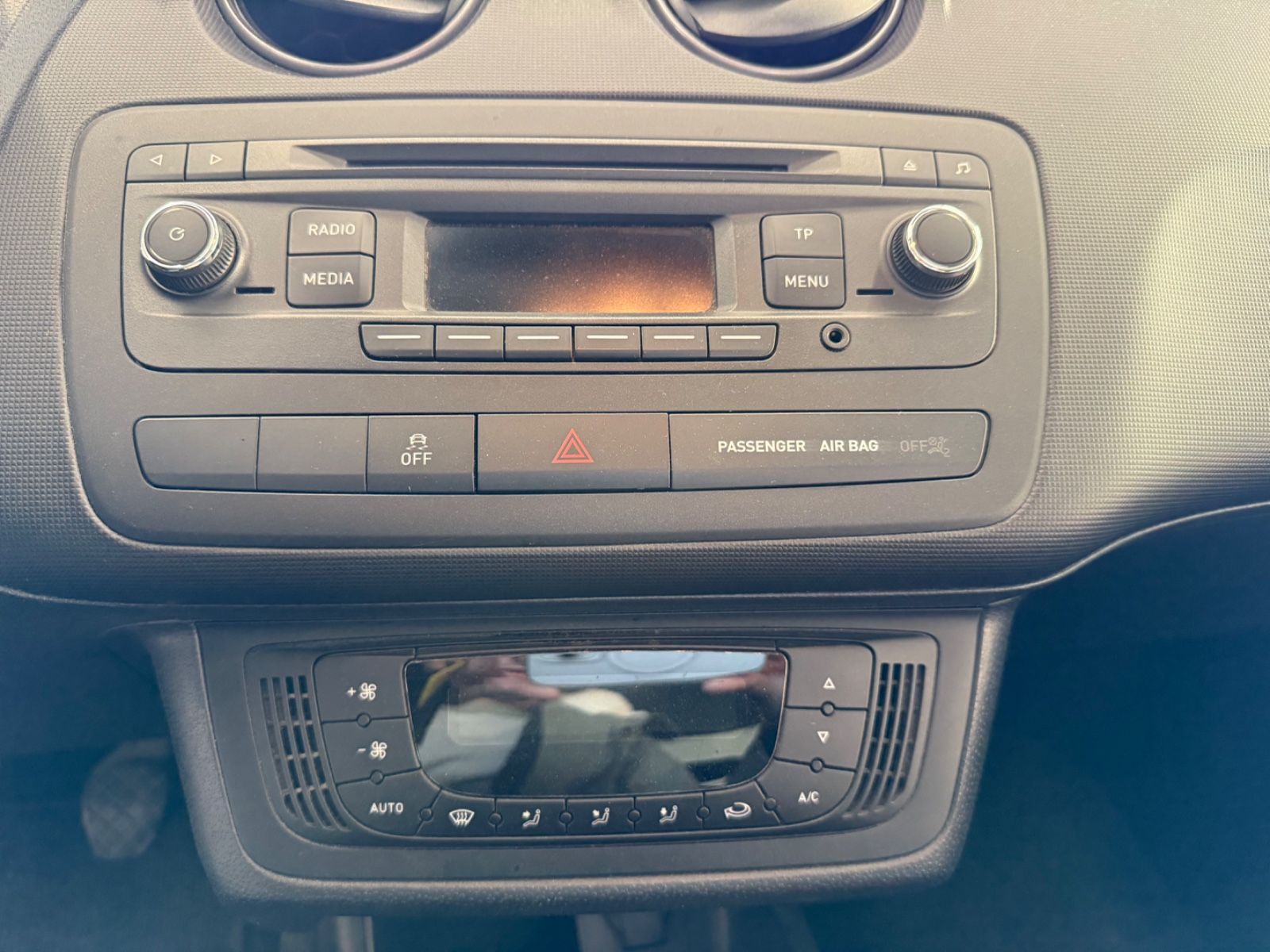 Fahrzeugabbildung SEAT Ibiza Lim. FR, Klimaauto., Sitzheizung