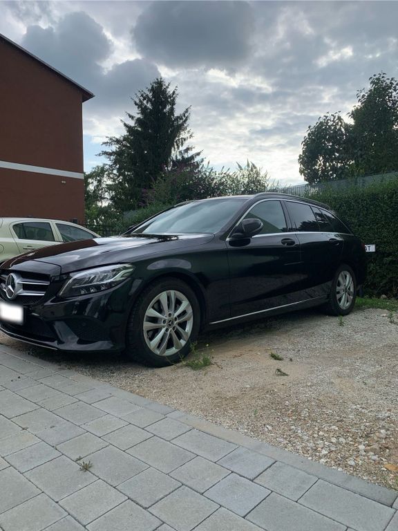 Image of Mercedes-Benz C 220