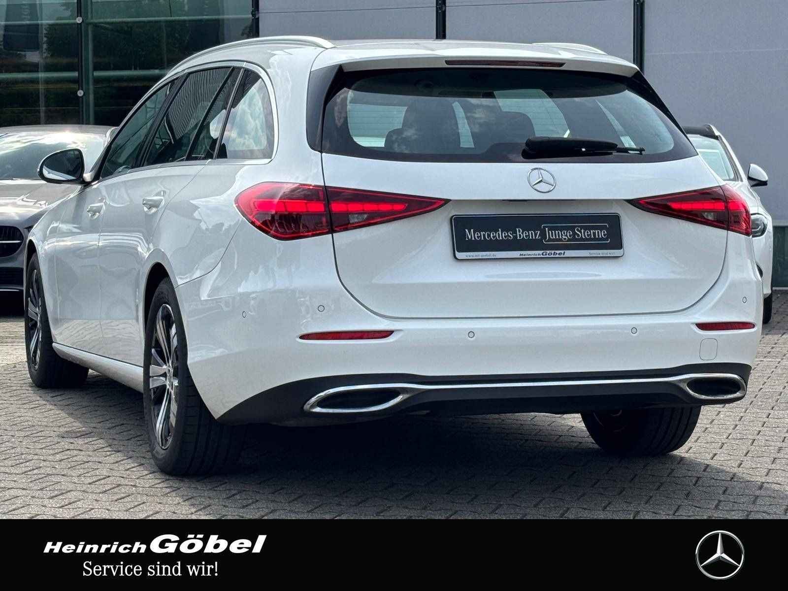 Fahrzeugabbildung Mercedes-Benz C 180 T AVANTGARDE*AHK*KAMERA*AMBIENTEBEL*