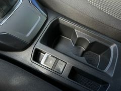 Fahrzeugabbildung Volkswagen T-Roc 1.5 TSI DSG Sitzheizung PDC Bluetooth