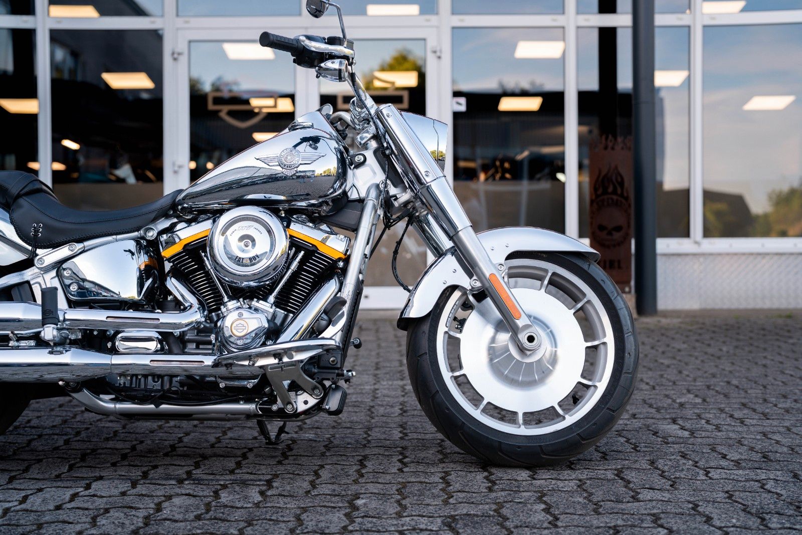 Fahrzeugabbildung Harley-Davidson FLSTFI Fat Boy Gray Ghost - Neuwertig -