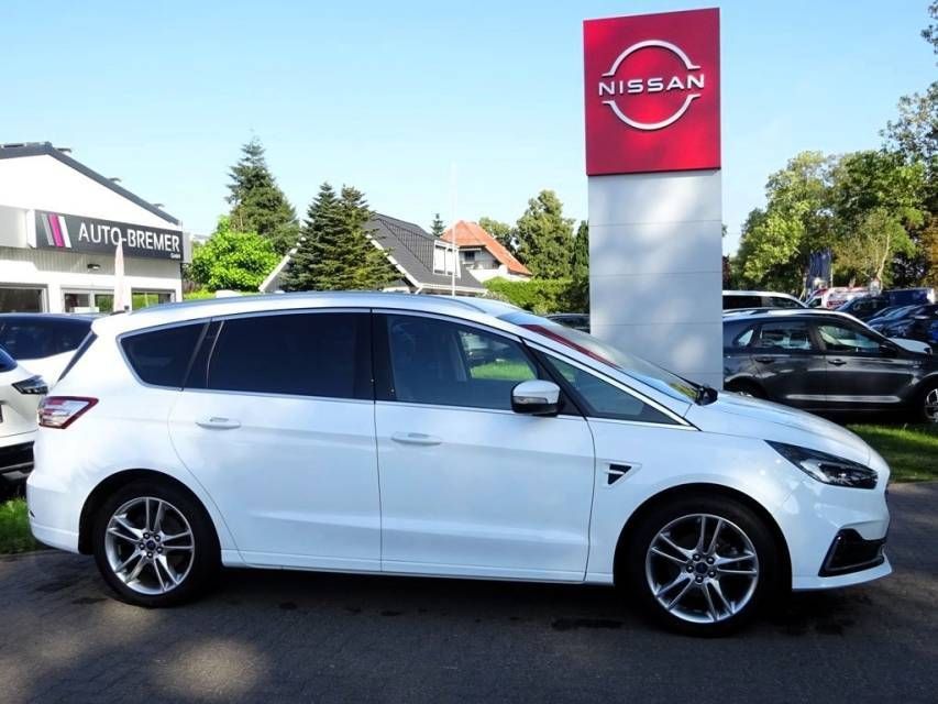 Fahrzeugabbildung Ford S-MAX 2.5 Duratek (FHEV) Hybrid Titanium AHK