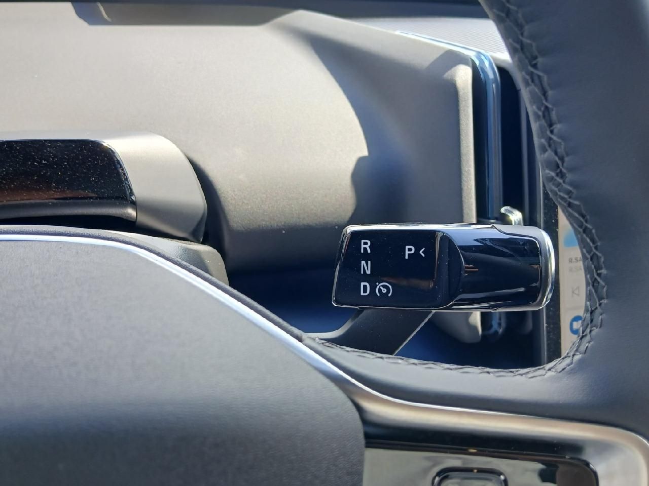 Fahrzeugabbildung Volvo EX30 Ultra 2WD Pure Electric