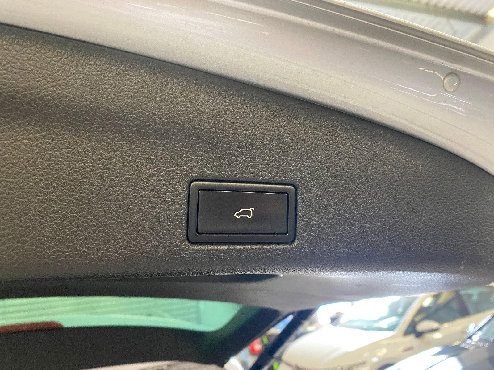 Fahrzeugabbildung Volkswagen Sharan Highline TDI DSG AHK DCC Pano Xenon Sthz