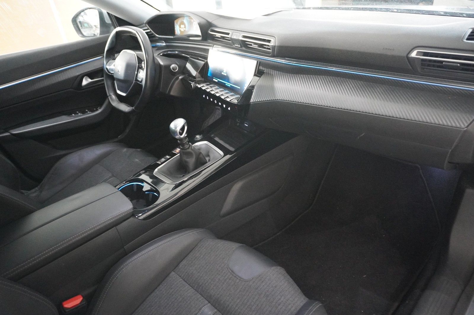 Fahrzeugabbildung Peugeot 508 LIM 1.5D ALLURE NAVI/LED/KAMERA/SHZ/VIRTU.